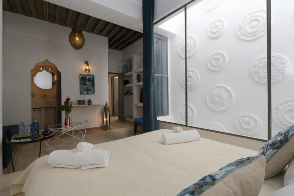 Riad 103 Medina Pool And Hammam Marrakesh Exterior photo